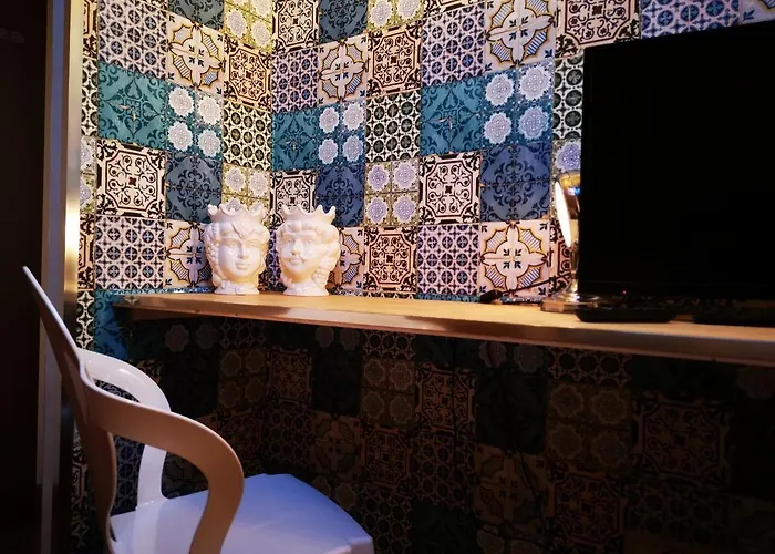 לינה וארוחת בוקר Proserpina 3*