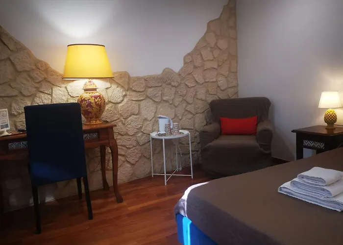 Proserpina לינה וארוחת בוקר אנה