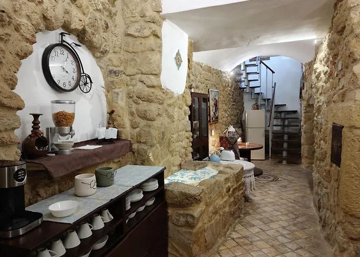 Proserpina Bed and Breakfast 3*