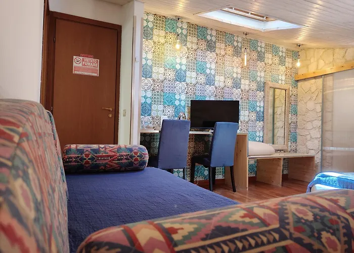 לינה וארוחת בוקר Proserpina 3*