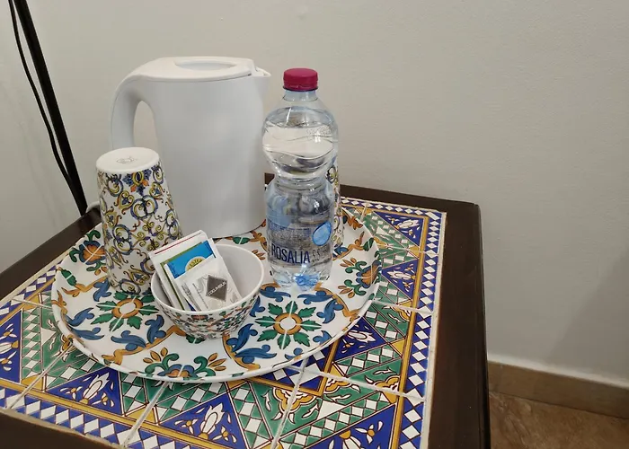 לינה וארוחת בוקר Proserpina 3*