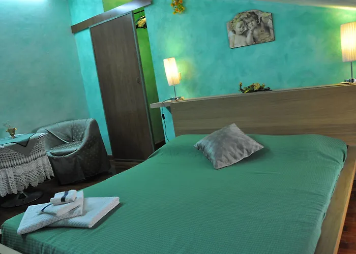 Proserpina לינה וארוחת בוקר 3*