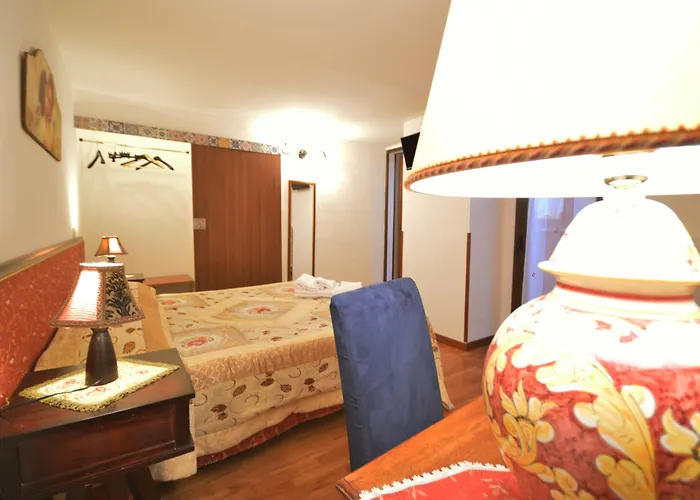 Proserpina לינה וארוחת בוקר