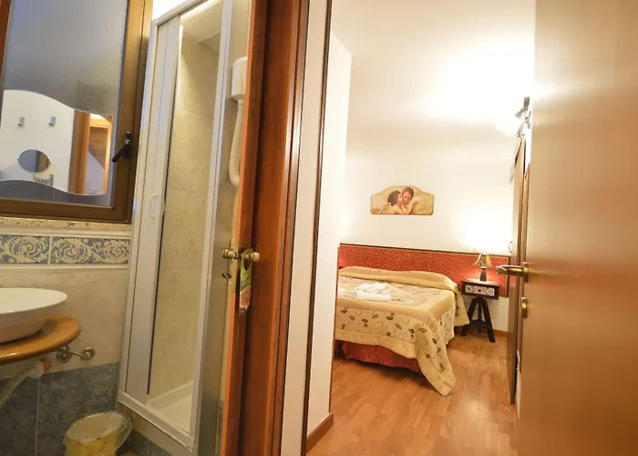 Proserpina לינה וארוחת בוקר 3*