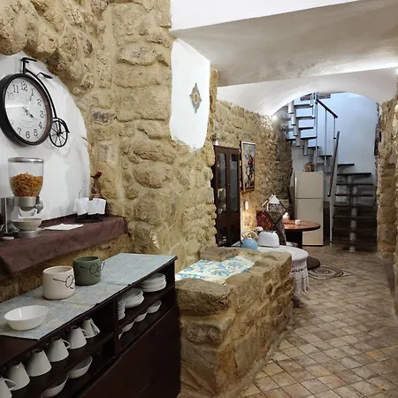 Proserpina Bed & Breakfast 3*